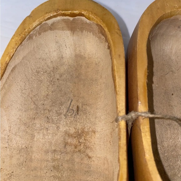VTG Holland Dutch Hand Carved Wooden Wood Clogs Shoes Country Windmill Pictures - Picture 4 of 7